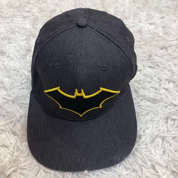 DC Comics Batman Rebirth Logo Cap Sublimated Underbill Flex Fit - Picture 6 of 10